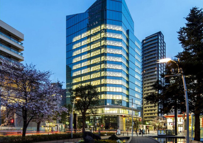 TRI-SEVEN ROPPONGI オフィスビル内受付サイネージ導入